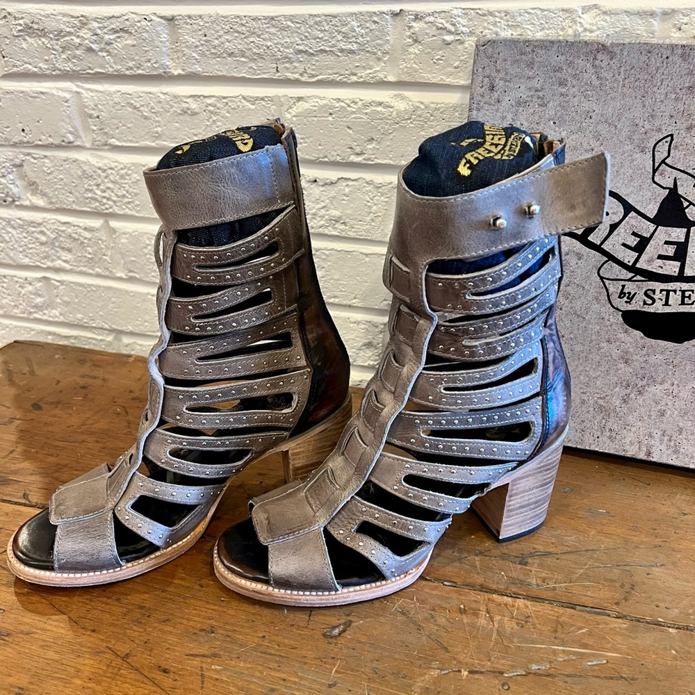 Freebird Lotus Stone Sandals, Size 11
